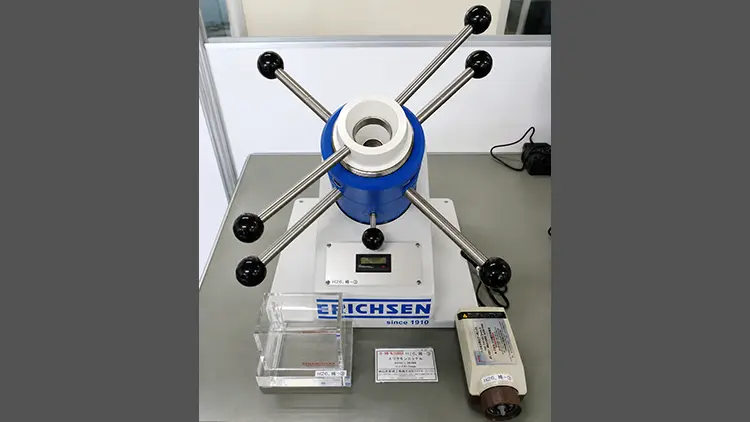 エリクセン試験機